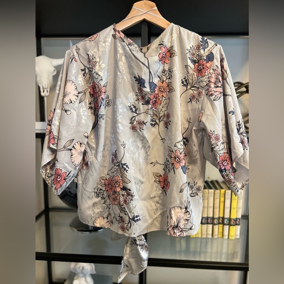 Lovestitch Kimono Top - Size S - Picture 3 of 3